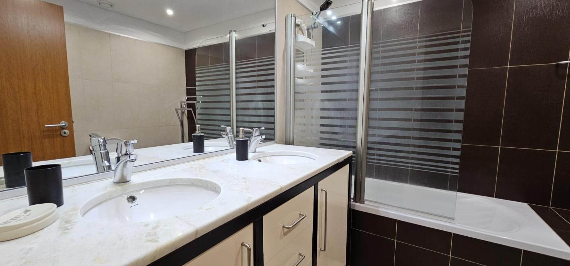 Vista Mar - Ac, Pool & Gym Apartment ฟุงชาล ภายนอก รูปภาพ