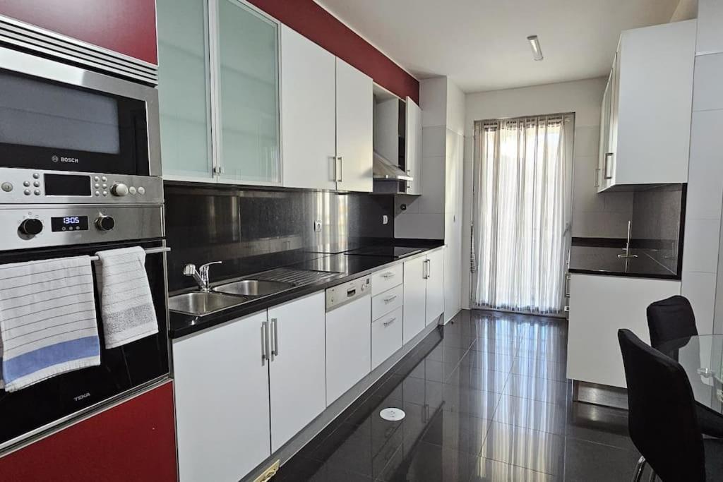 Vista Mar - Ac, Pool & Gym Apartment ฟุงชาล ภายนอก รูปภาพ