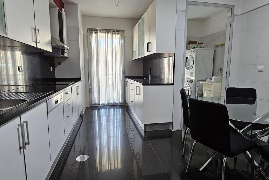 Vista Mar - Ac, Pool & Gym Apartment ฟุงชาล ภายนอก รูปภาพ